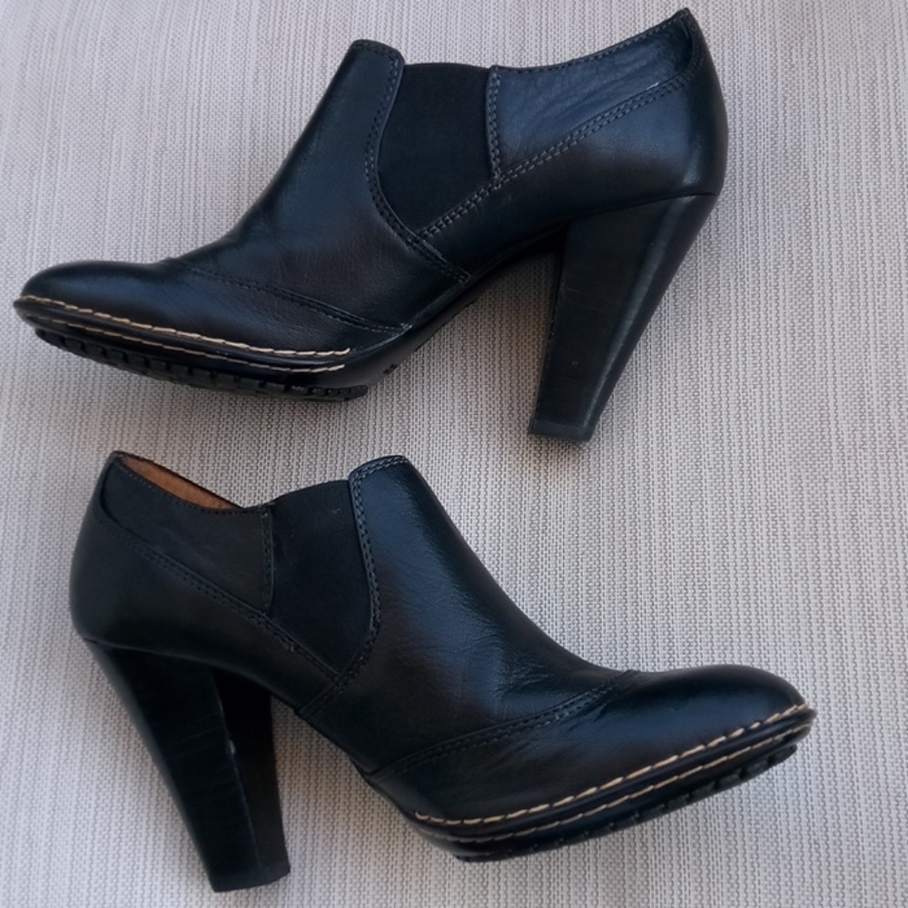 Shoes - Picture 4 of 5